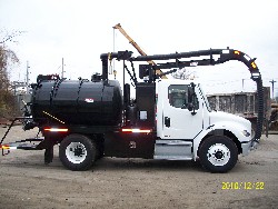 1100 Gallon Custon Vac Truck with Rear and Front Suction